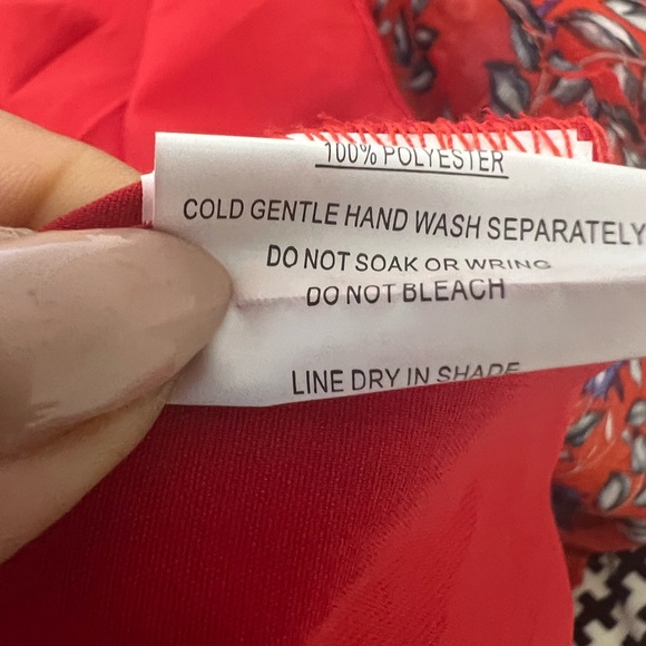 Red, floral dress with wrap front.🌺🌹 - Picture 5 of 5